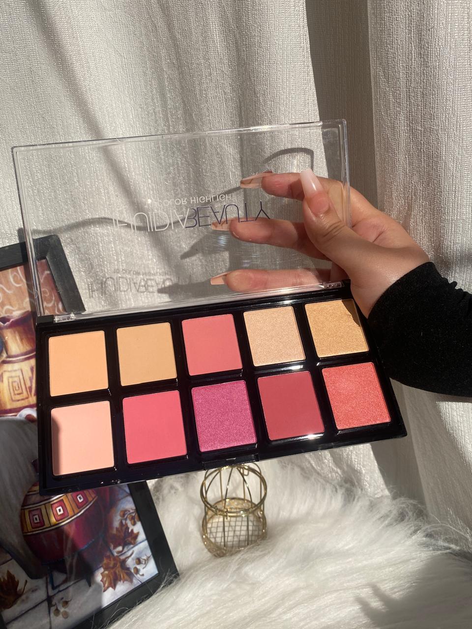 HUDA BEAUTY HIGHLIGHTER PALETTE